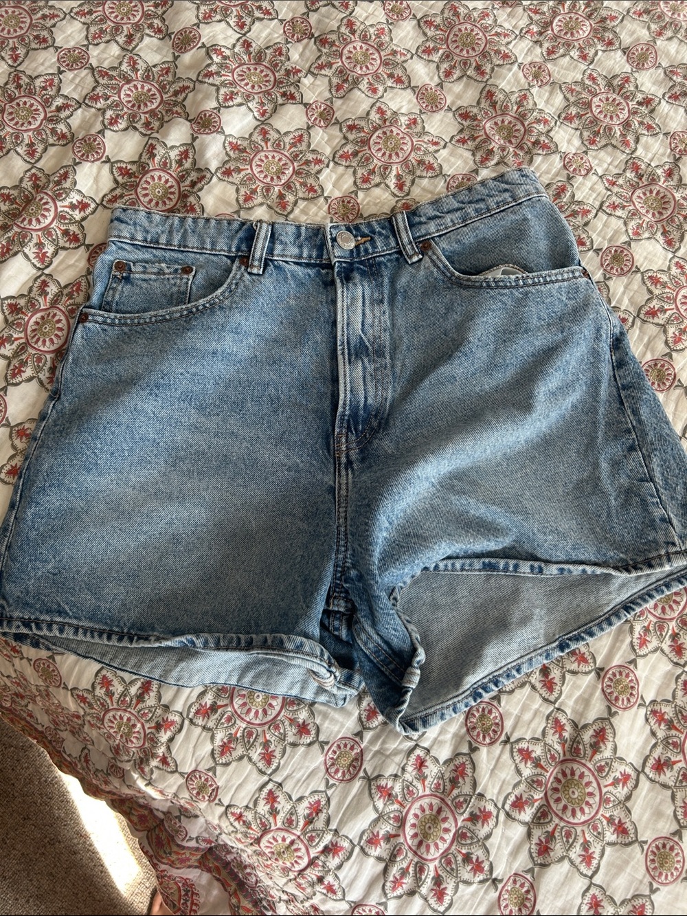 Zara High-Rise Denim mom Shorts - Light Blue
